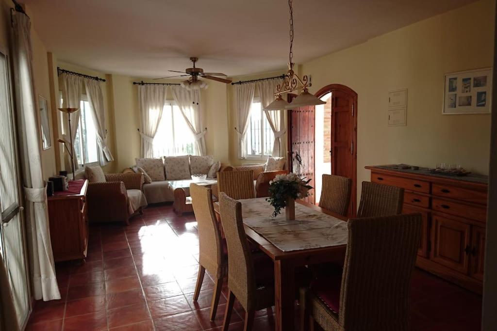 Countryside Private Apartment With Pool & Sea View ตอร์ร็อกซ์ ภายนอก รูปภาพ