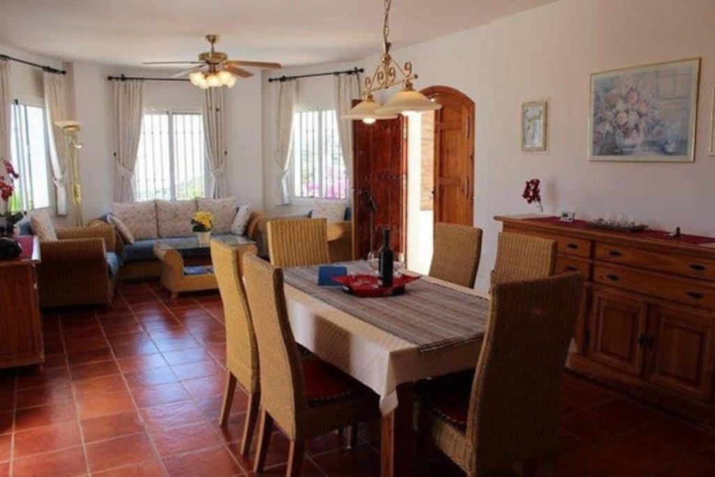Countryside Private Apartment With Pool & Sea View ตอร์ร็อกซ์ ภายนอก รูปภาพ
