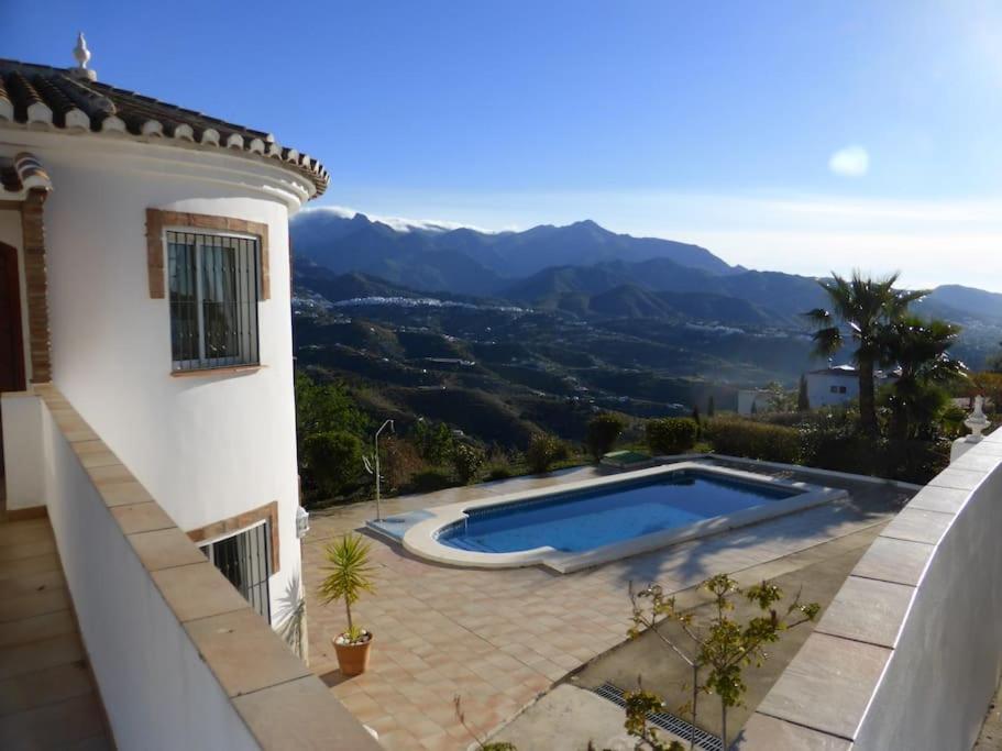 Countryside Private Apartment With Pool & Sea View ตอร์ร็อกซ์ ภายนอก รูปภาพ